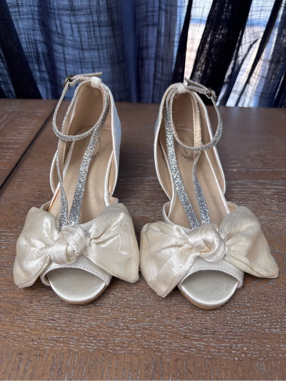 Joyfolie Girls 4Y Lucia Formal Shoe Big Bow Glitter Satin heels holiday